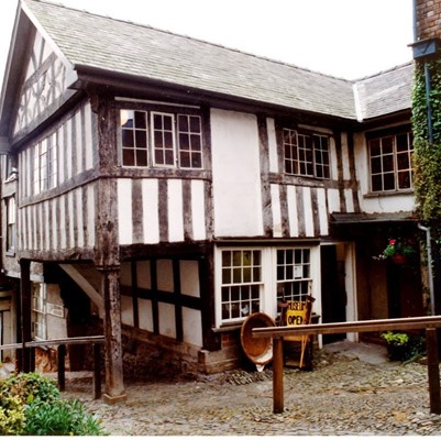 The House on Crutches Museum