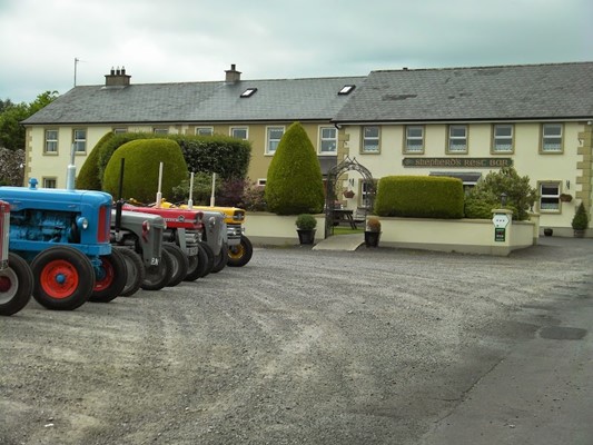 The Shepherds Rest Pub. Camping & Caravan Park.